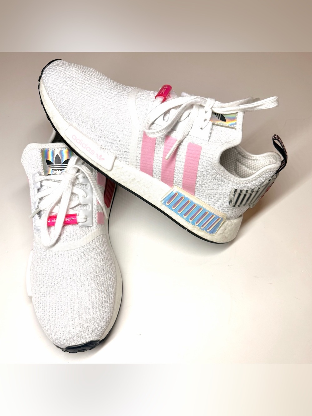 Adidas Originals Women’s NMD_R1 Athletic Sneakers Size- 9.5 - Picture 4 of 7